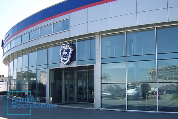 Фасады автосалона остекление
