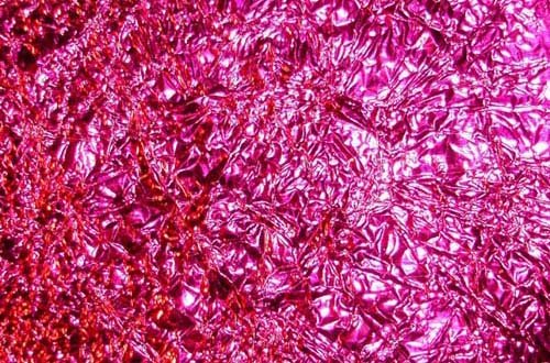 Розовая мятая фольга