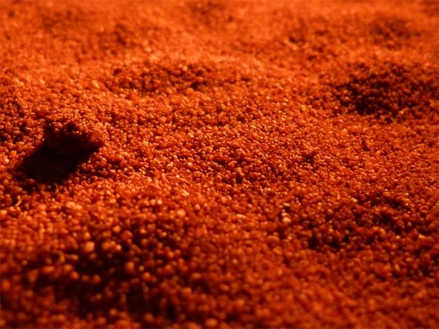 Оранжевый песок