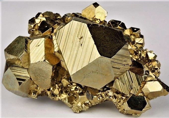 Пирит Железный Колчедан