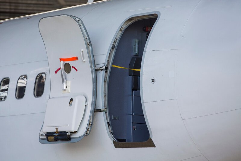 Airbus a320 дверь