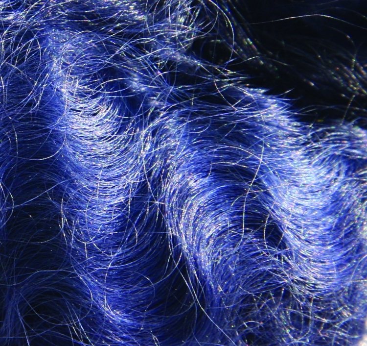 Тёмно синяя шерсть