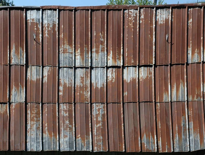 Ржавый профнастил