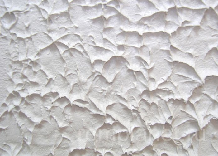 Белая фактурная стена