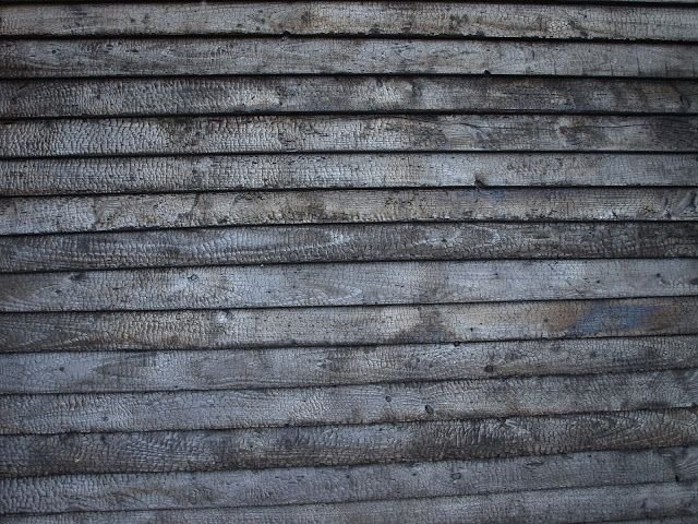 Обгорелые доски