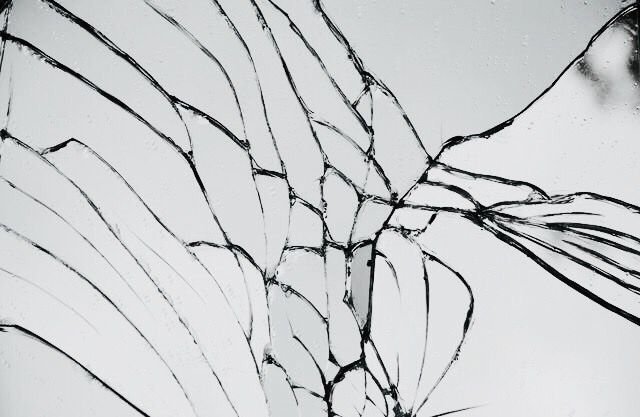 Трещина стекла