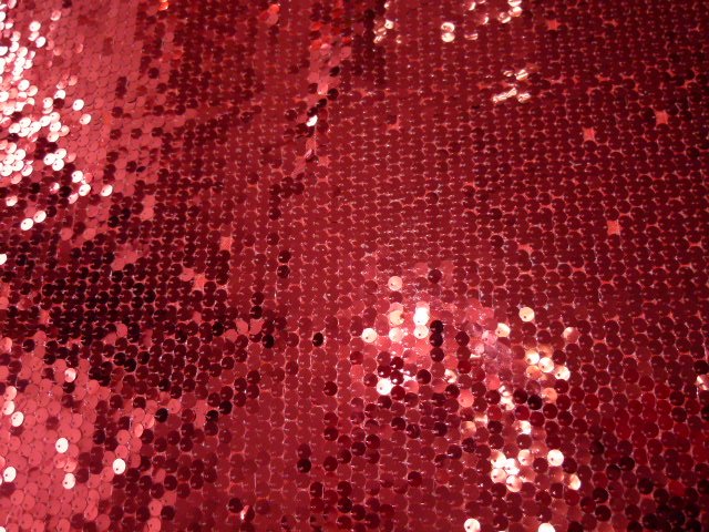 Красная ткань с пайетками