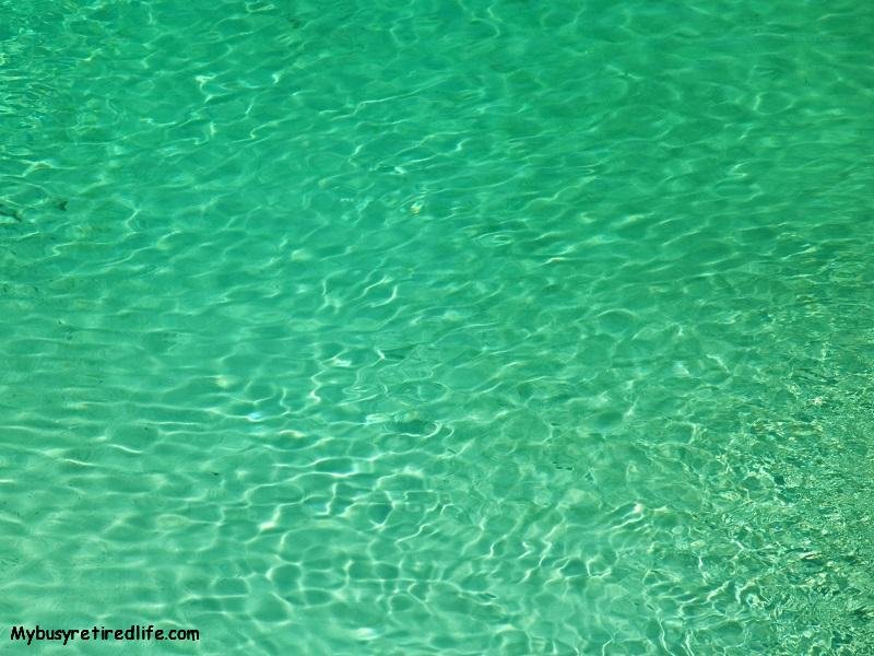 Море изумрудного цвета