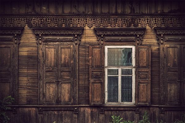 Старинный деревянный дом