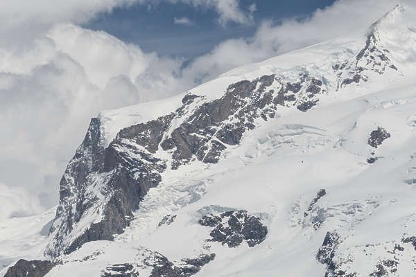 Снежные скалы