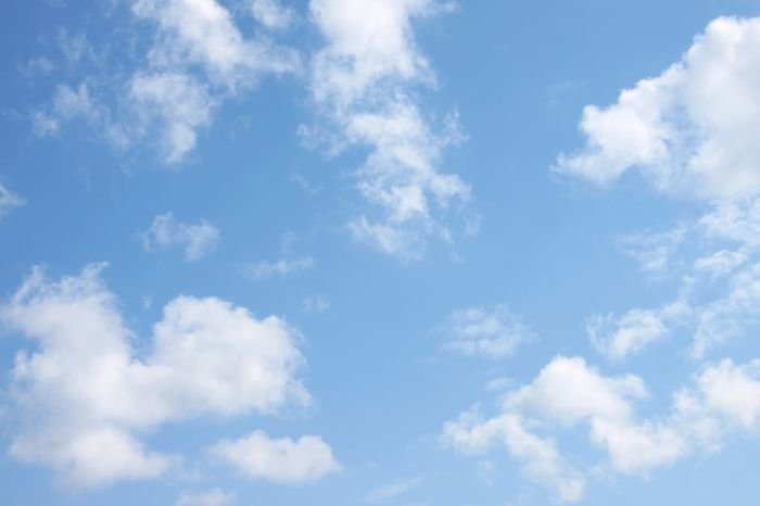 Потолок небо с облаками