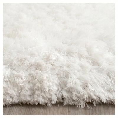 Пушистый ковер