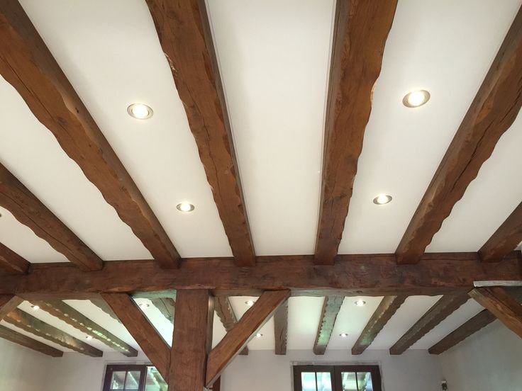 Потолок с балками