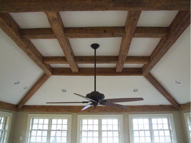 Фальшбалки на потолок из дерева