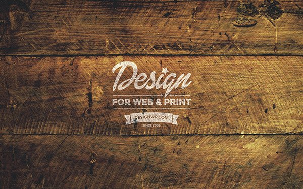 Вывеска на деревянном фоне