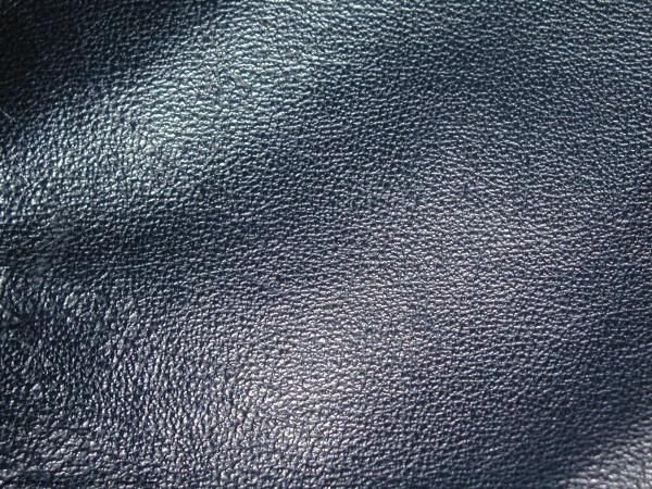 Черная кожа