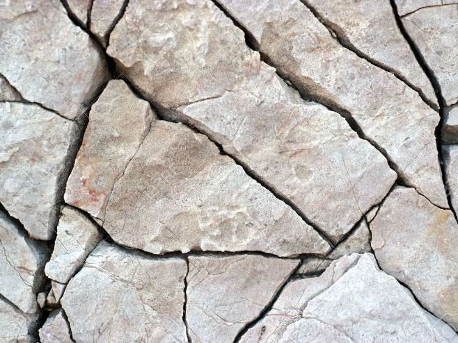 Каменные трещины
