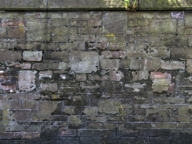 Старая каменная стена