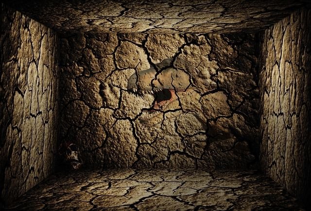 Стена пещеры