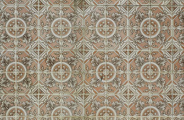 Напольная плитка с орнаментом