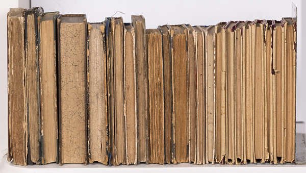 Книга сбоку