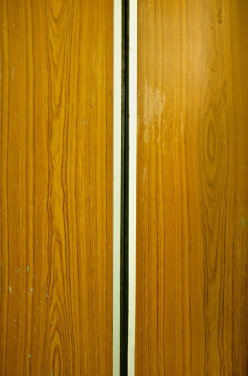 Двери лифта