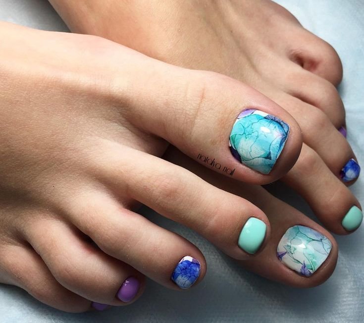 Педикюр 2023 Тиффани