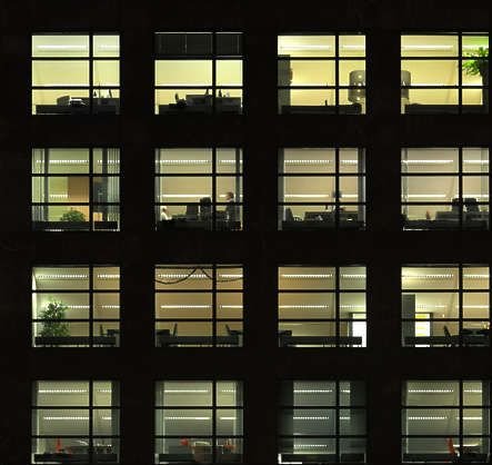 Здание с окнами