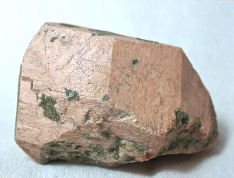 Полевой шпат камень