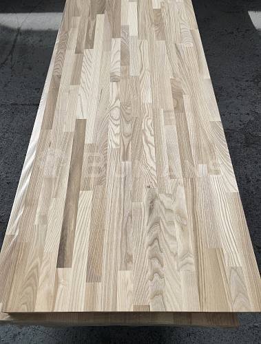 Мебельный щит ясень 40 мм цельноламельный