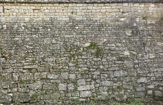 Кирпичная стена замка