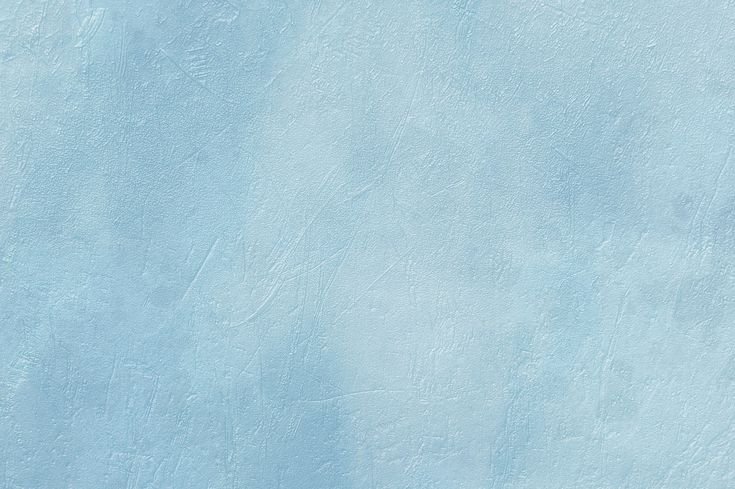 Бледно голубой