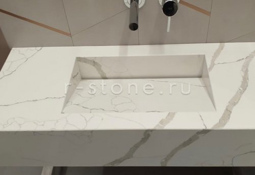 Кварц Калакатта Дофине