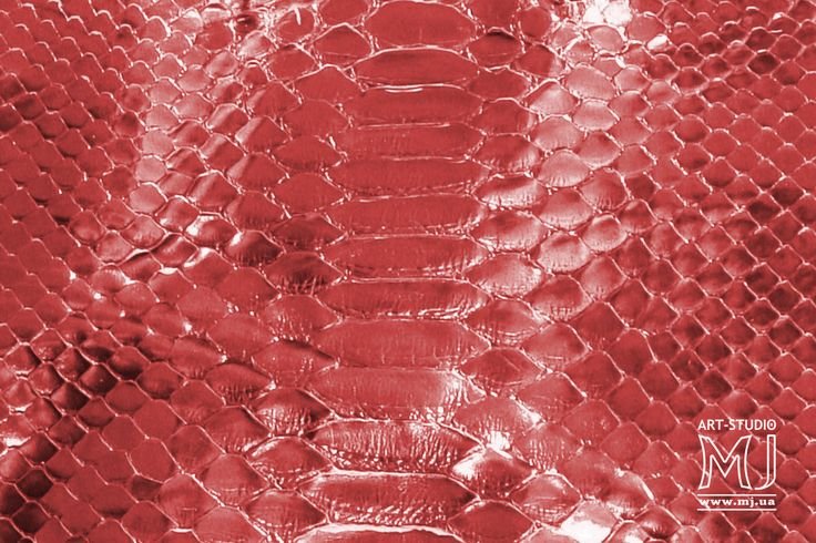 Золотая змеиная чешуя