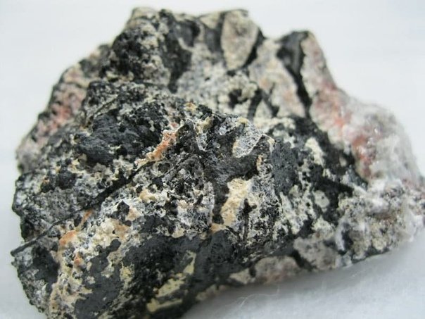 Хромистый Железняк минерал