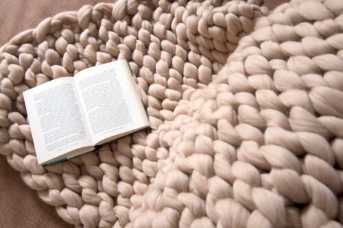 Плед крупной вязки