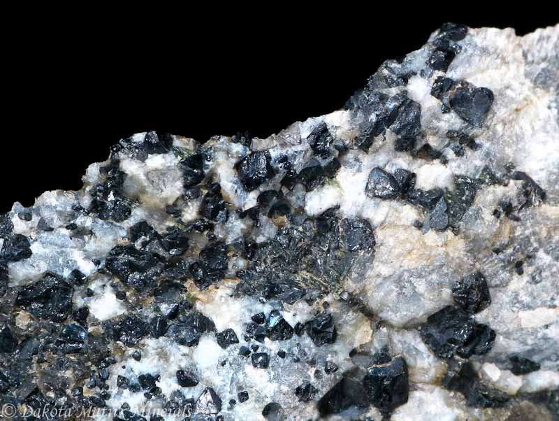 Хромистый Железняк минерал