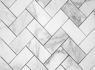 Белая плитка елочкой