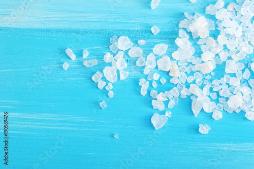 Соль на голубом фоне