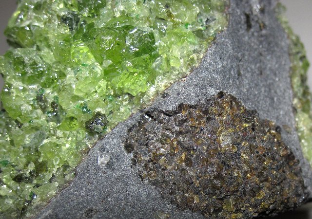 Оливин пироксен