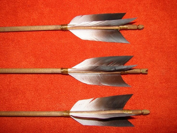 Стрела с перьями