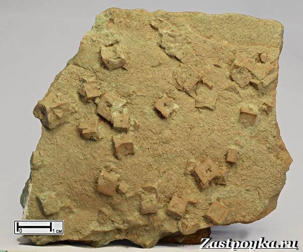 Кварц полевошпатовый песчаник