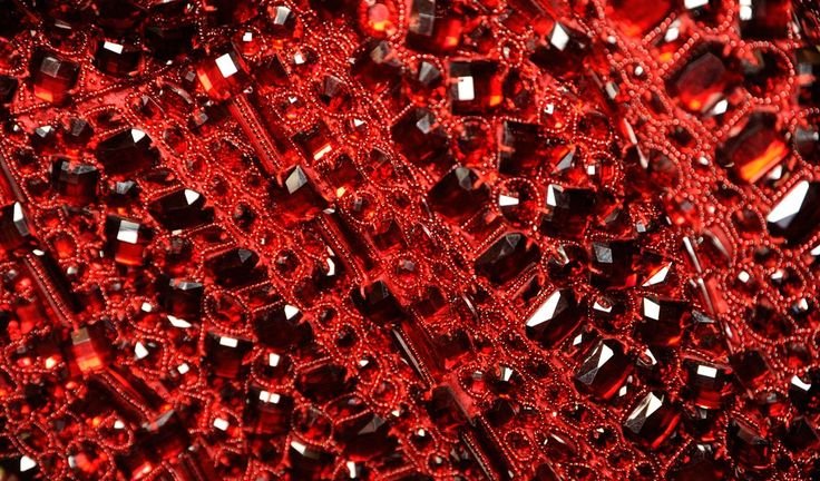 Рубиновый фон