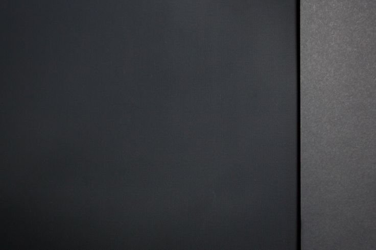 Черная матовая поверхность