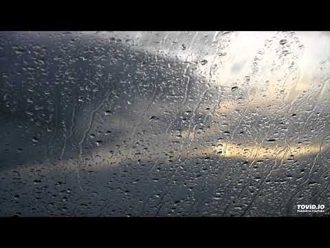 Капли на стекле