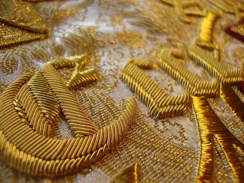 Золотая вышивка