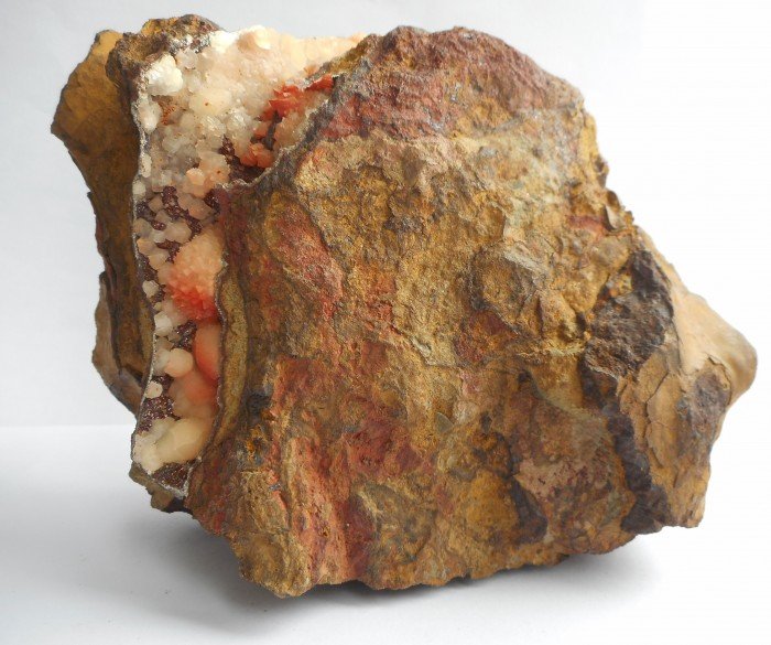 Лимонит бурый Железняк