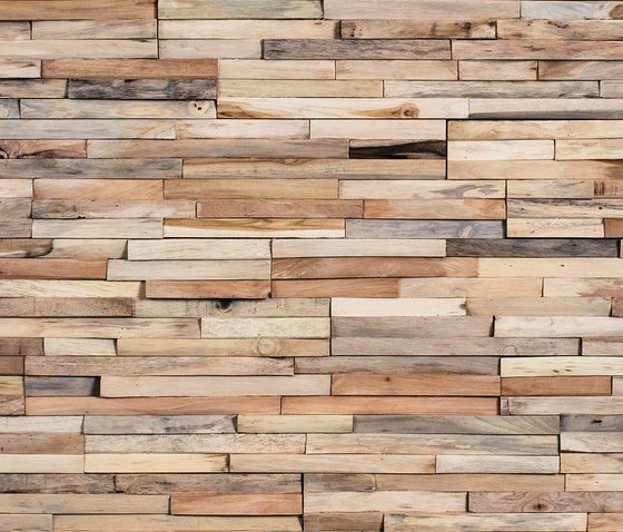 Деревянная стена