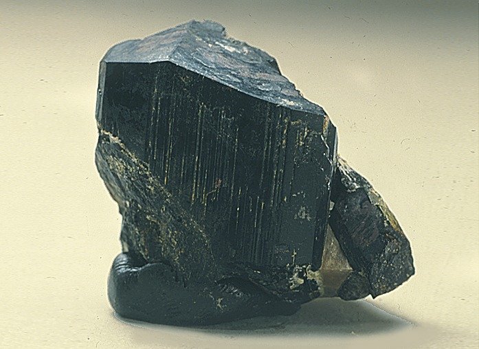 Роговая обманка минерал