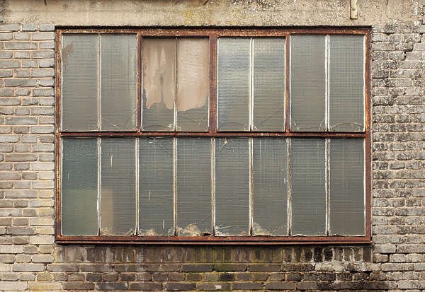 Старое окно завод